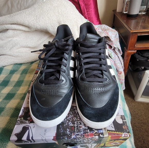 Adidas Tyshawn Jones low - Picture 3 of 7